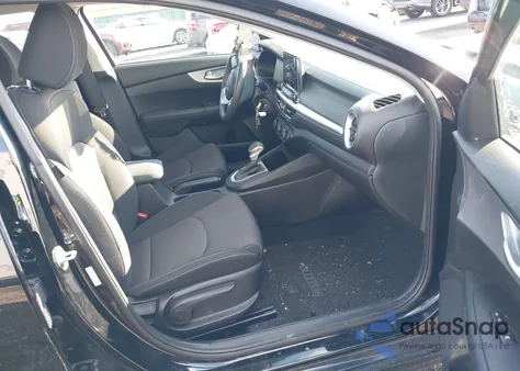 2024 Kia Forte Lxs z USA, uszkodzony, nr VIN 3KPF24AD3RE772882